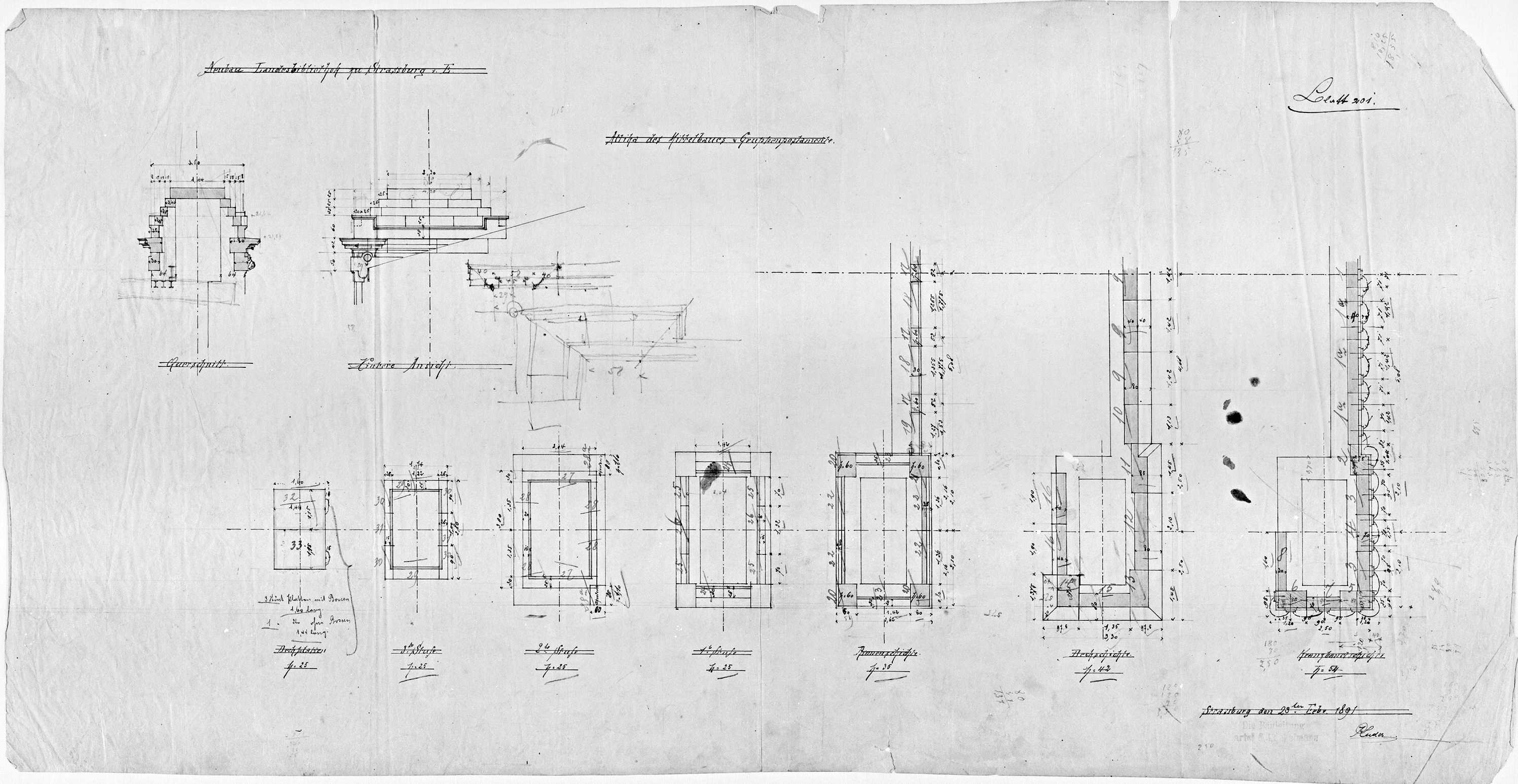 Bâtiment central, plans des couches stratigraphiques, élévation et coupe de l’attique du groupe annexe.