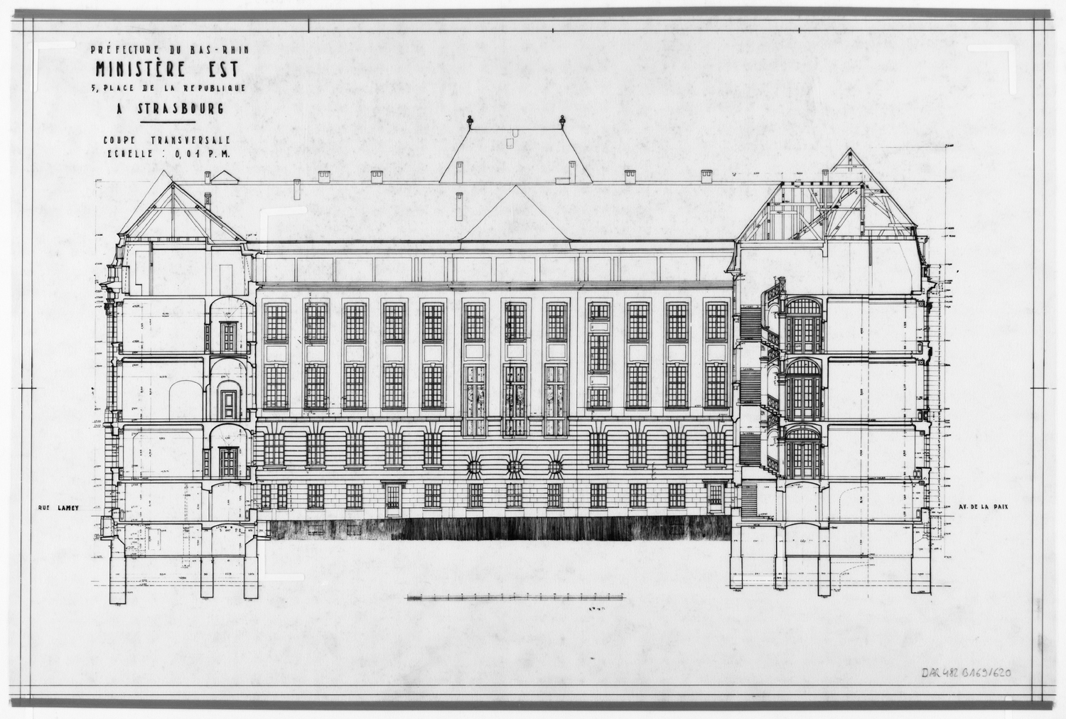 Façade sud sur cour, élévation et coupe.