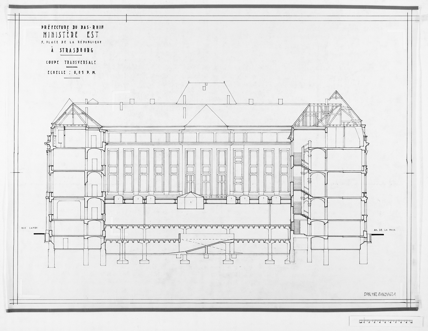 Projet de transformation de la cour intérieure, élévation et coupe de la façade sud sur cour.