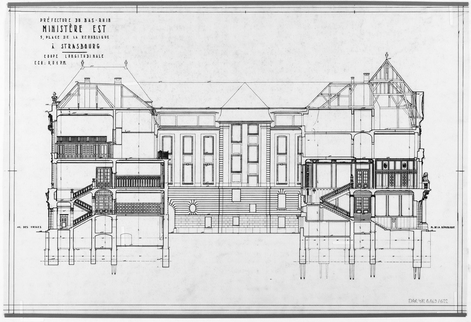 Façade est sur cour, élévation et coupe.