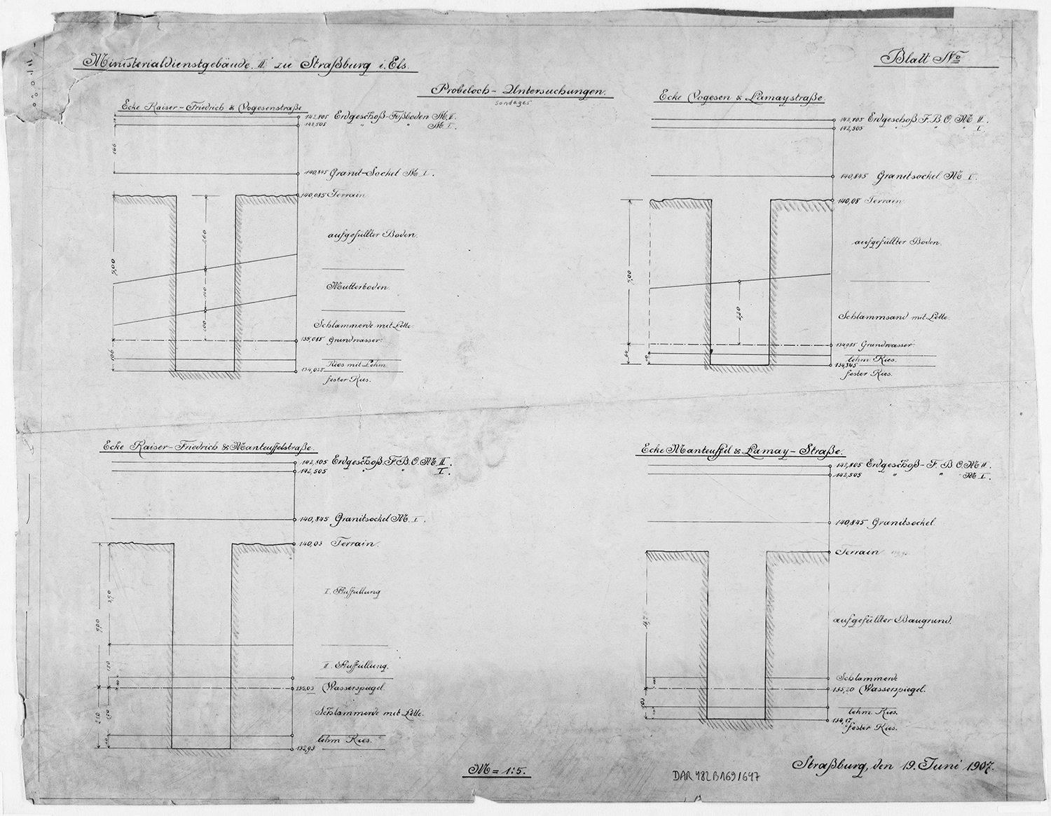 Relevés de sondages réalisés aux quatre angles de l'édifice.