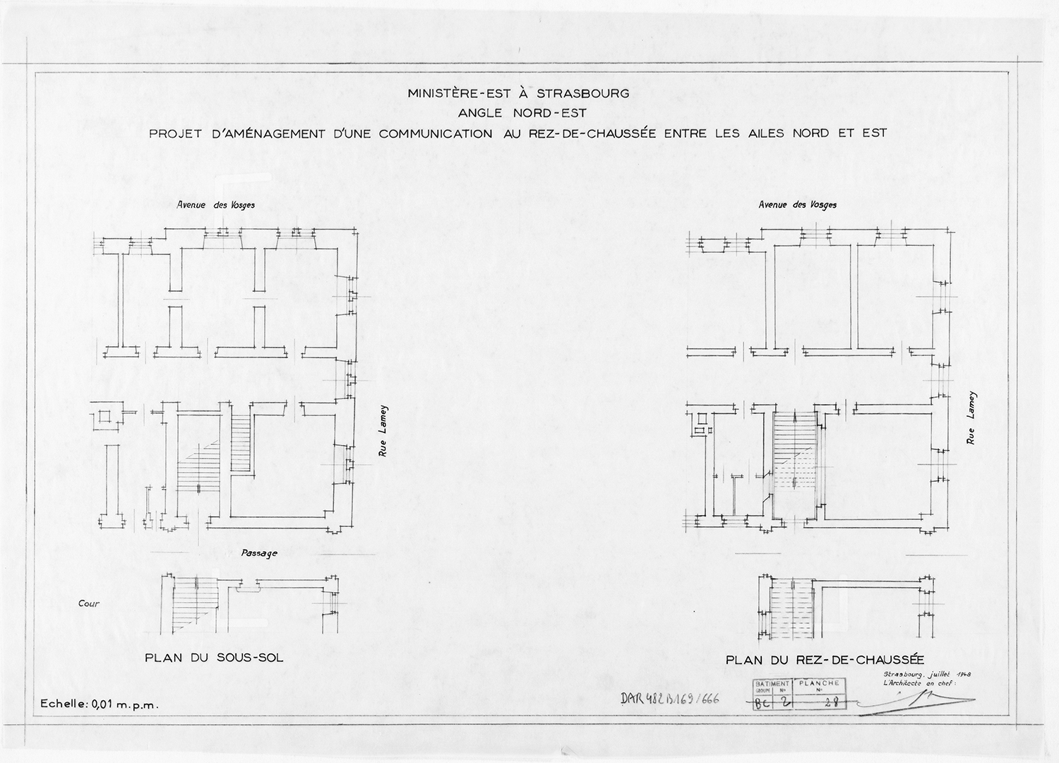 Projet d'aménagement d'un escalier dans l’angle nord-est, plans de masse du sous-sol et du rez-de-chaussée.