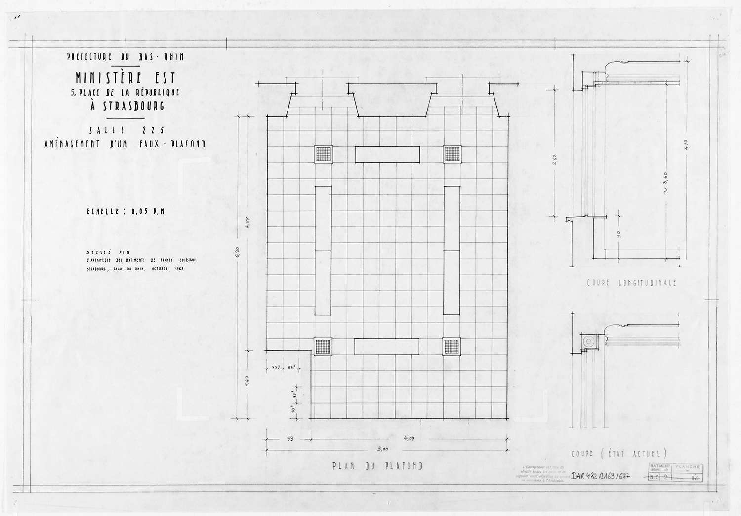 Projet d'aménagement d'un faux plafond dans la salle de réunion, plan et coupes.