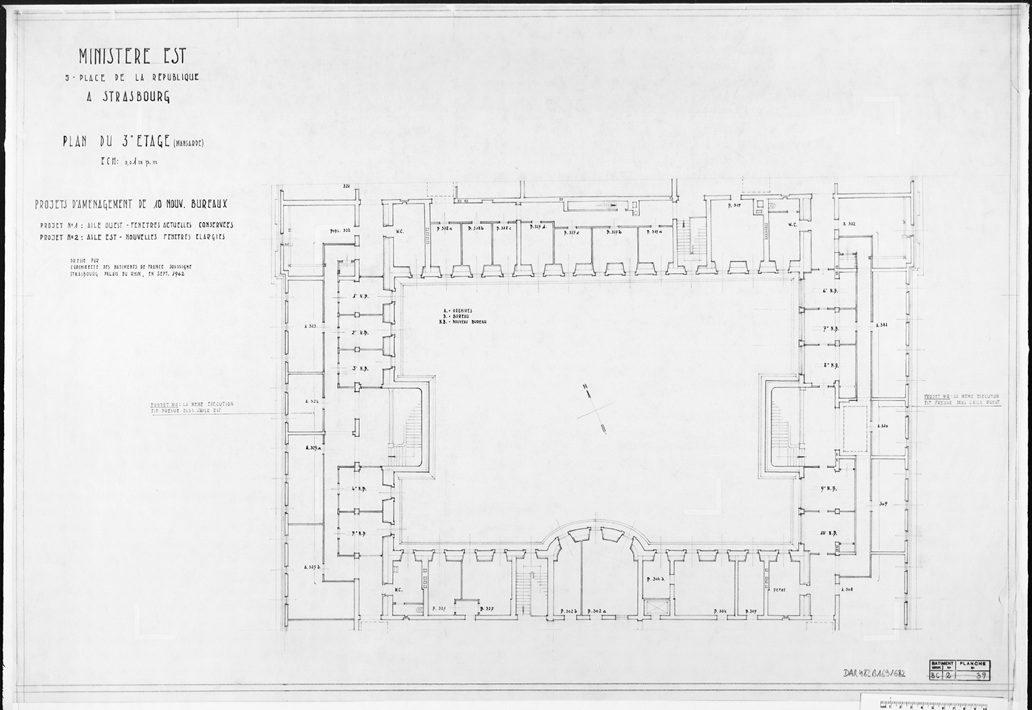 Projet d'aménagement de dix bureaux dans l’étage mansardé, plan de masse.