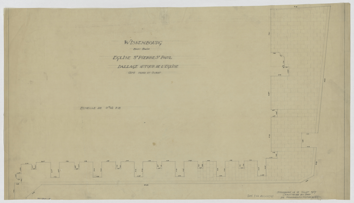 Dallage autour de l’église, plan des côtés nord et ouest.