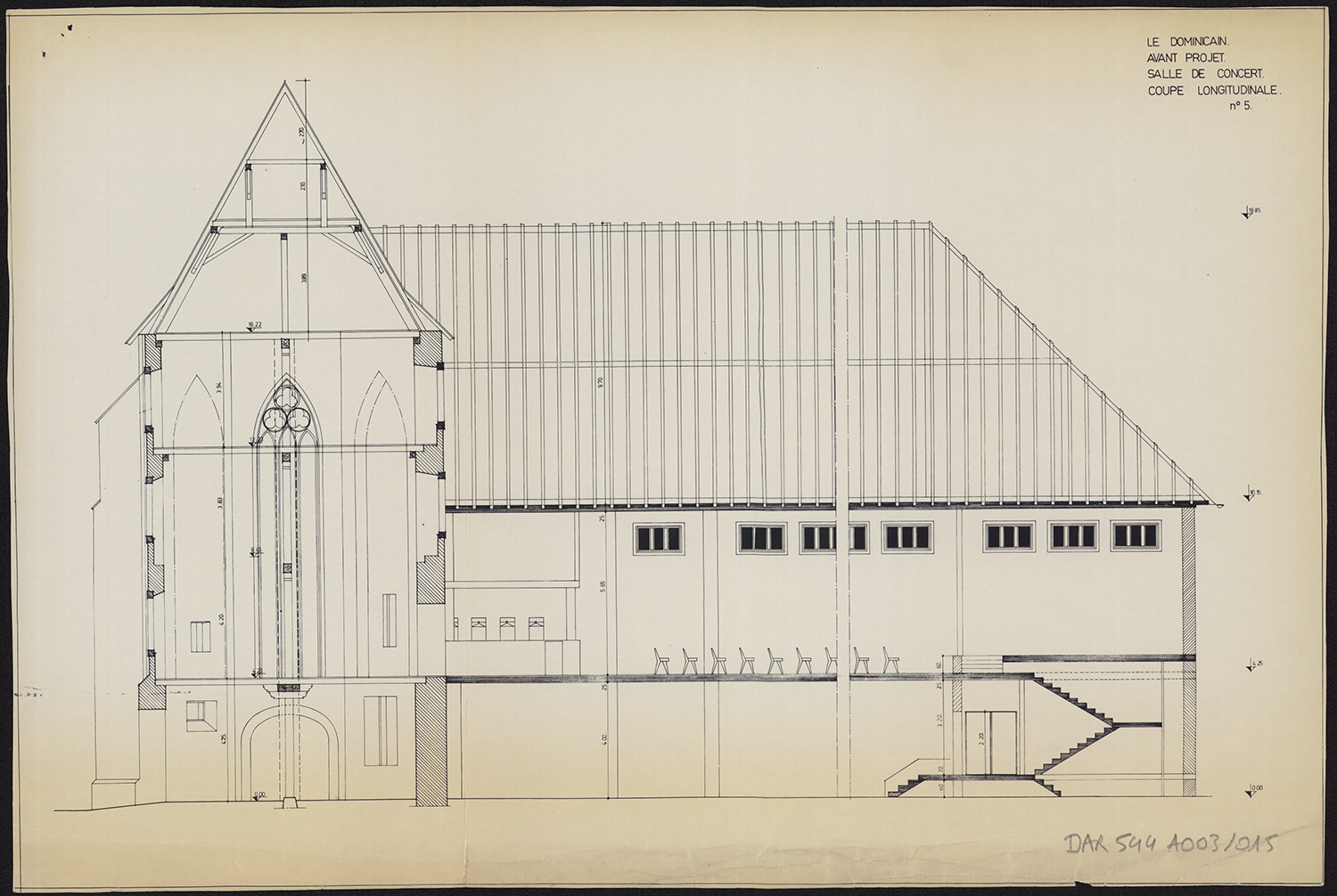 Projet de transformation en relais culturel, coupe transversale sur la nef et coupe longitudinale sur la salle de concert.