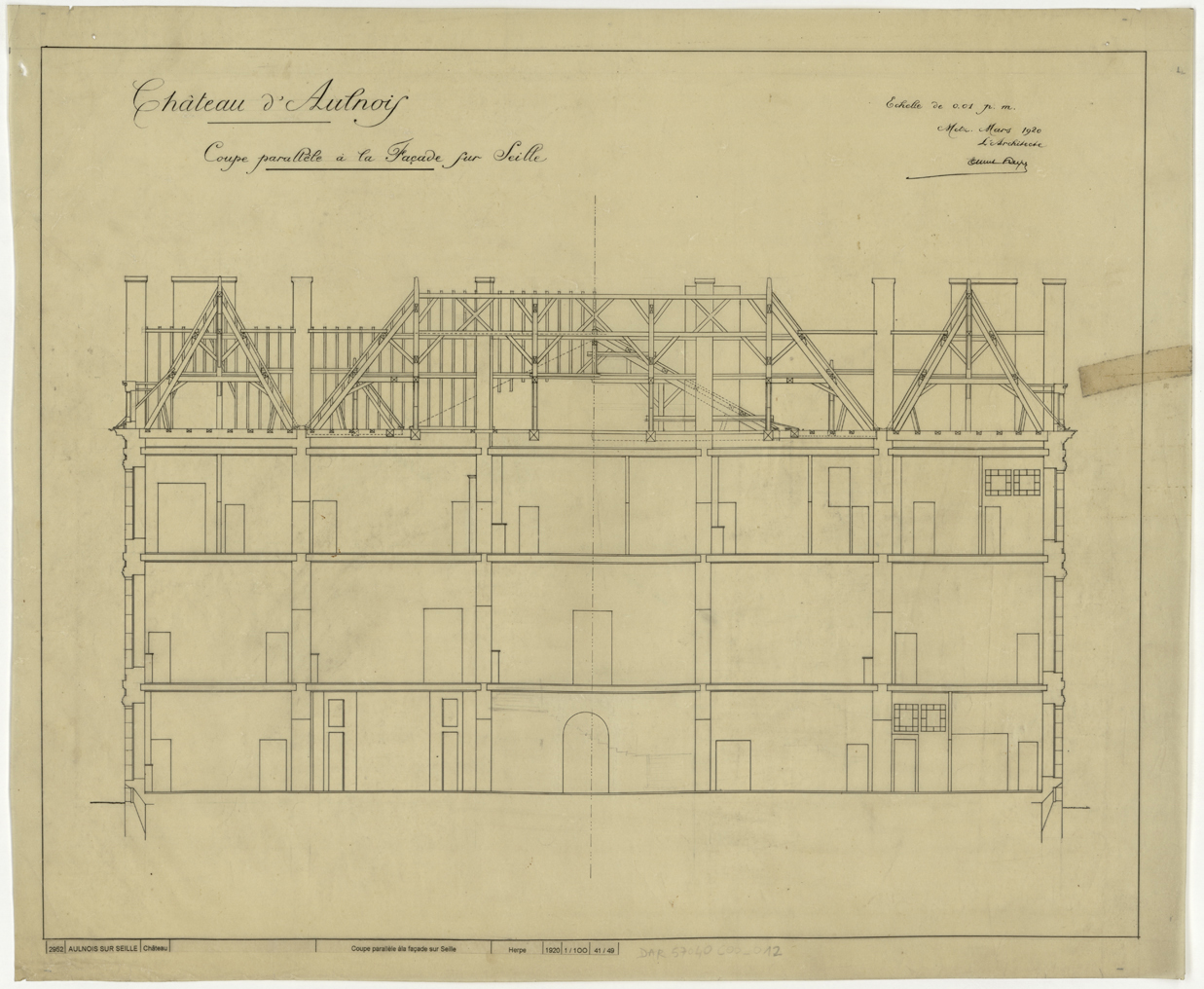 Coupe longitudinale sur charpente sur la façade ouest.