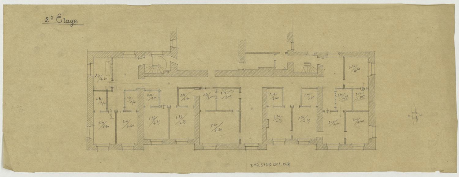 Aile sur jardin, plan de masse du deuxième étage.