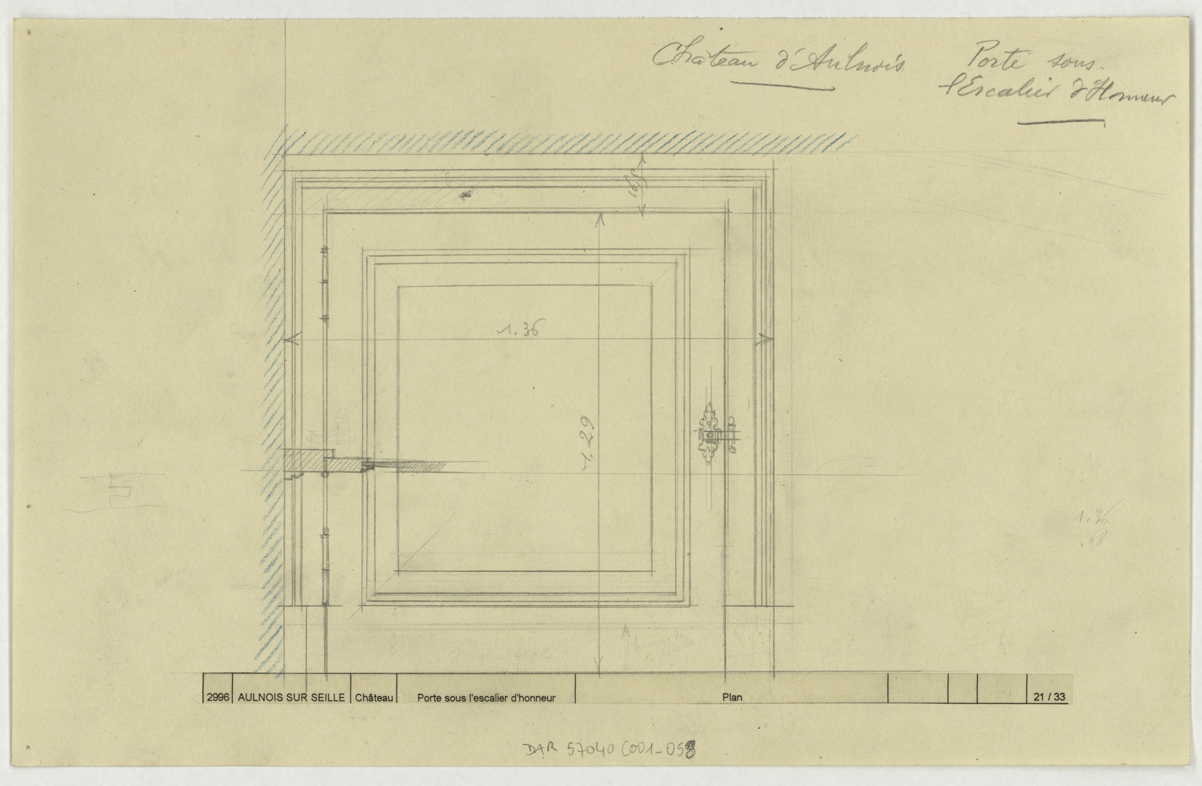 Plan de la porte sous le grand escalier.