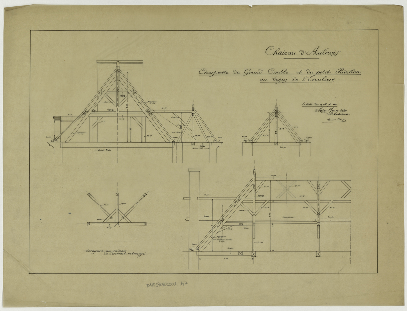 Charpente du grand comble et du petit pavillon au-dessus de l’escalier, coupes et plan.