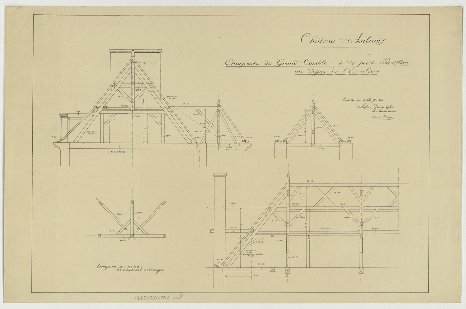 Charpente du grand comble et du petit pavillon au-dessus de l’escalier, coupes et plan.