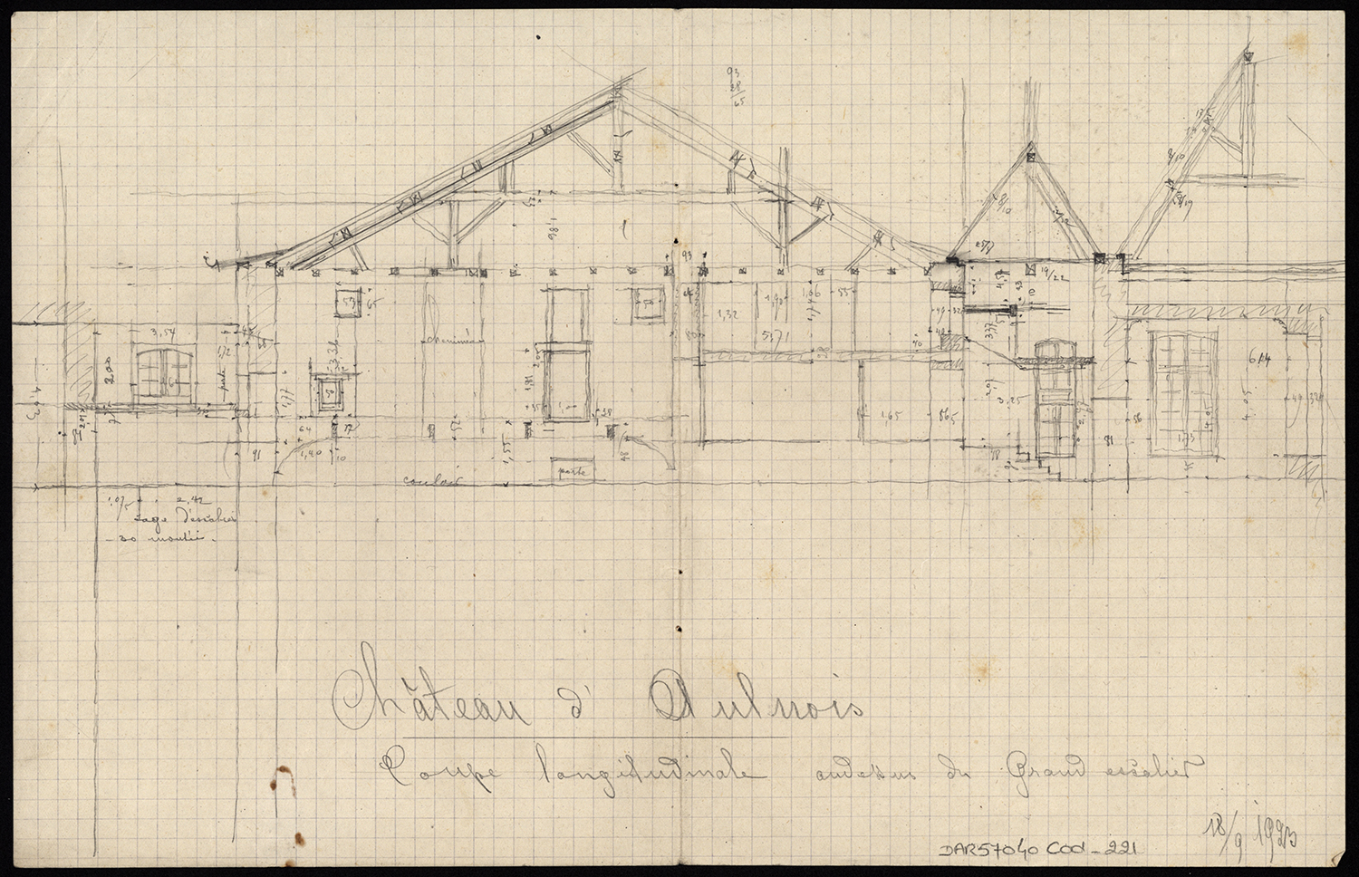 Charpente, coupe longitudinale au-dessus du grand escalier.