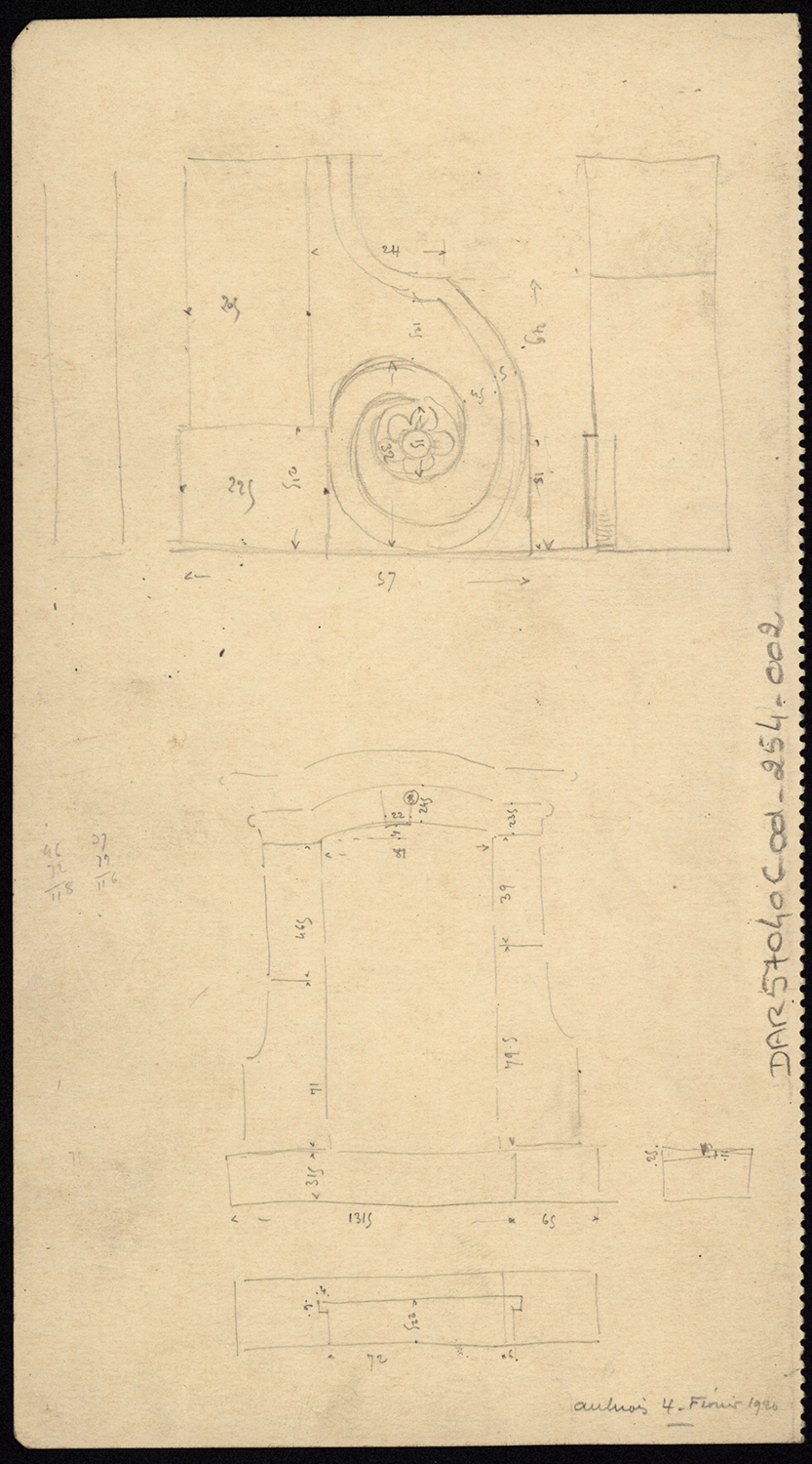 Lucarne, élévation et détail.