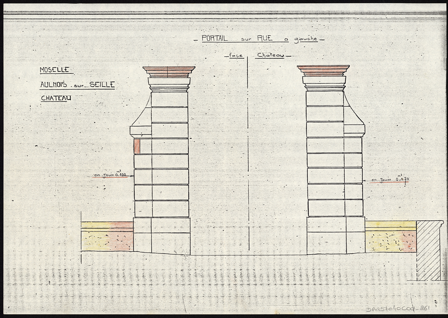 Travaux de restauration, élévation du portail d’entrée de gauche côté château.