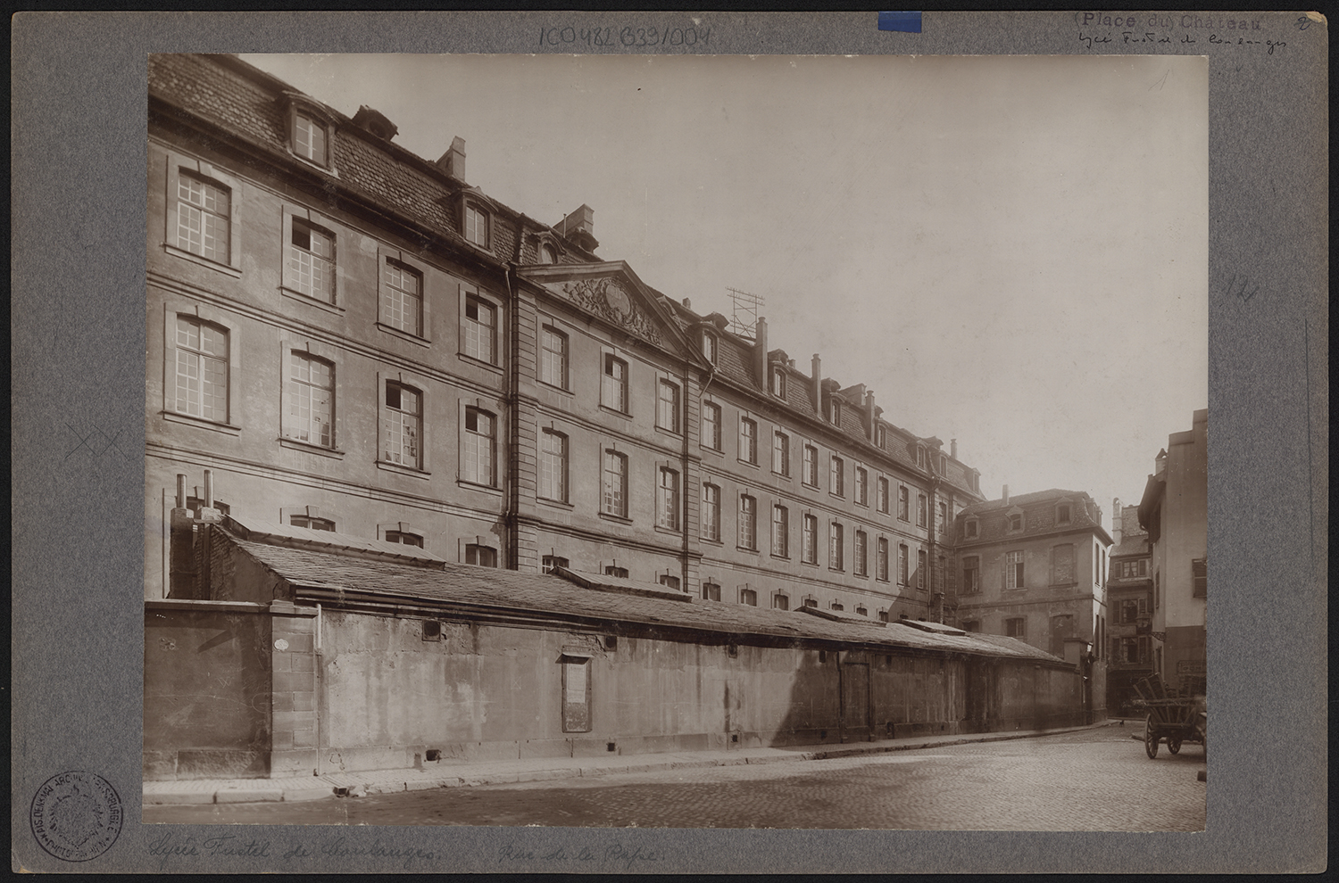 Vue d’ensemble de la façade sud.