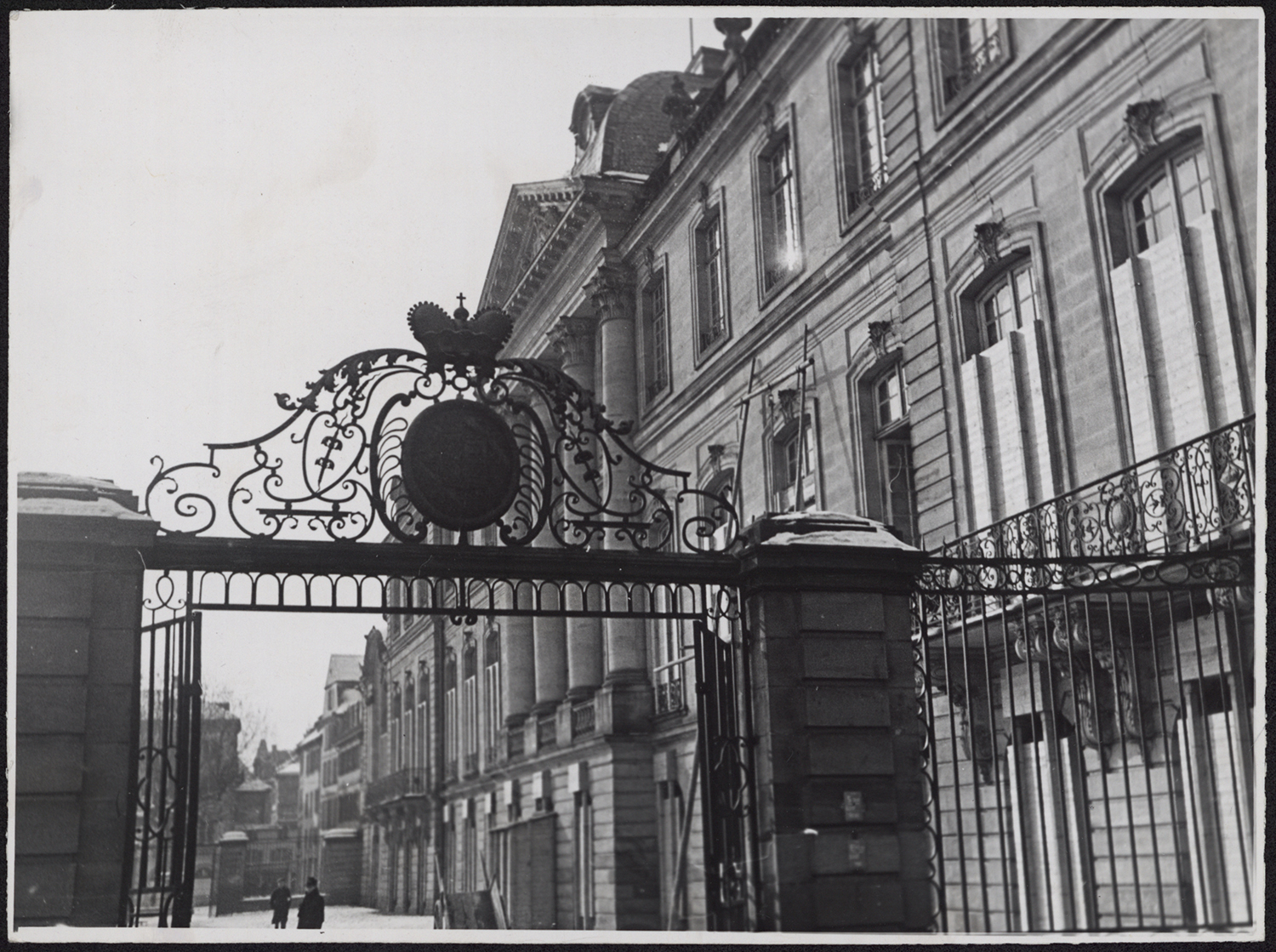 Vue de détail de la grille est de la terrasse sur l’Ill.