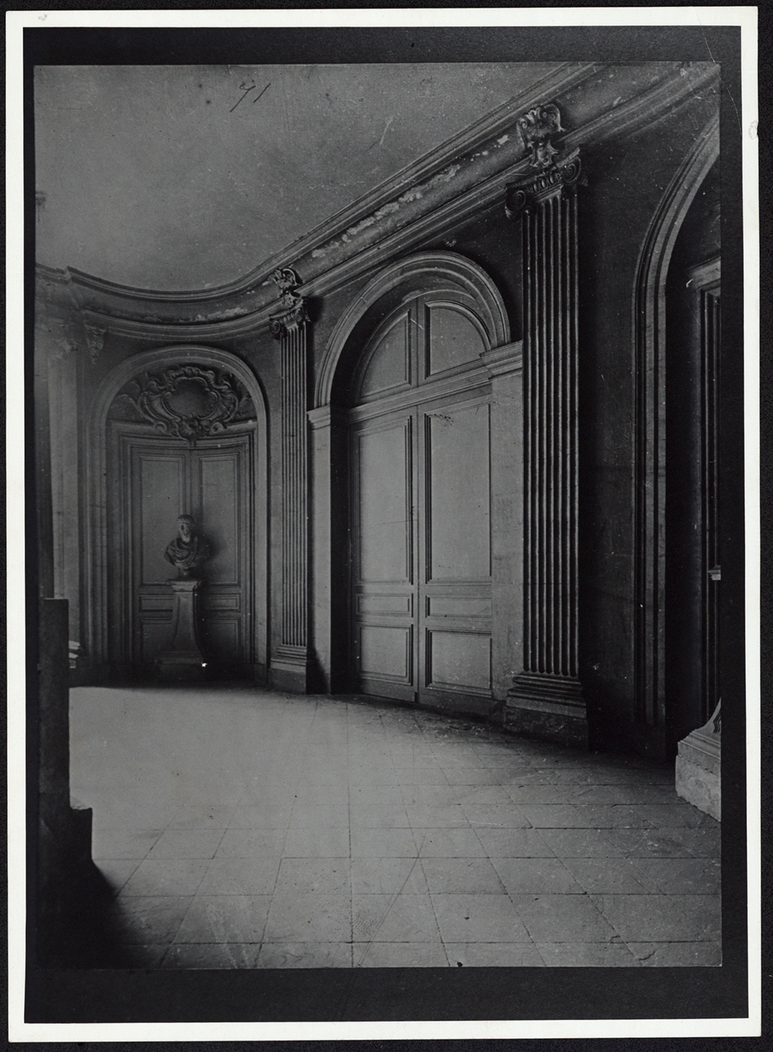 Vue intérieure de la partie nord du vestibule du pavillon sud-est.