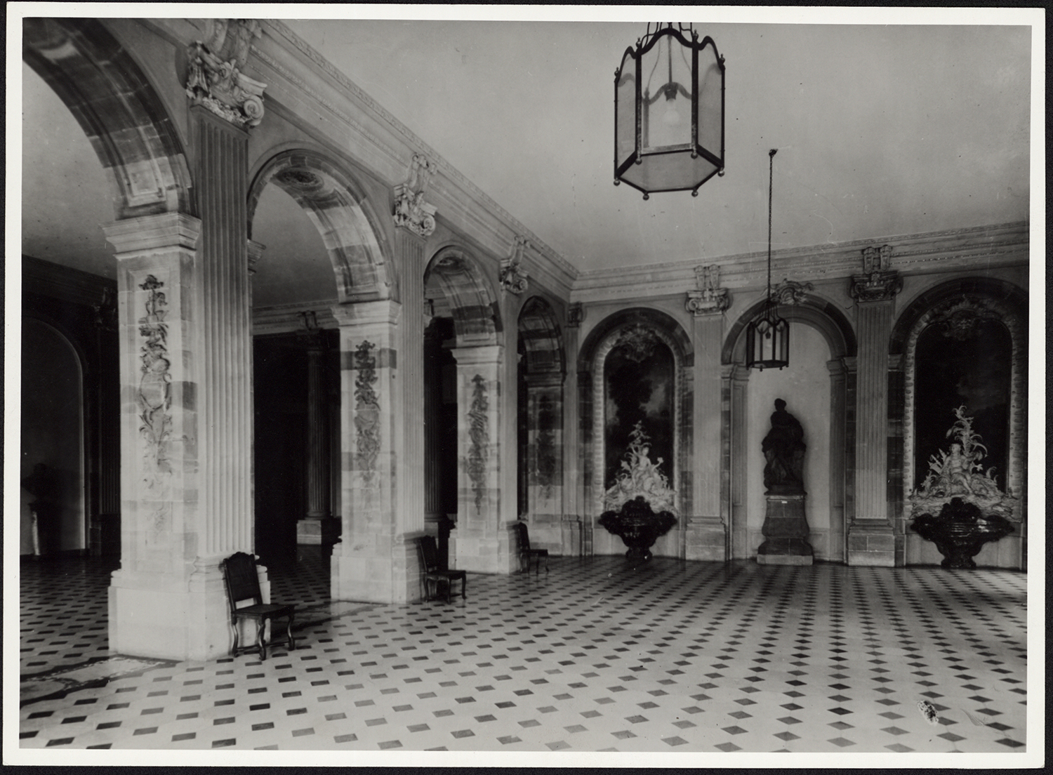 Vue d’ensemble de l’état avant 1939 de la salle du synode.