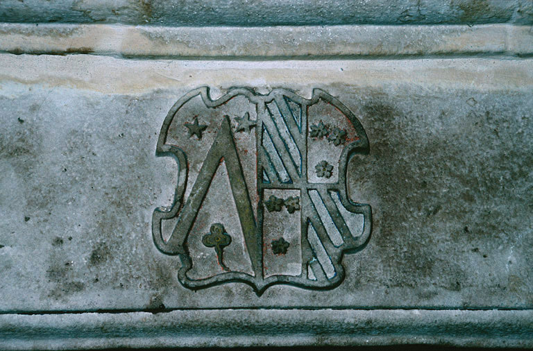 Bâtiment principal : rez-de-chaussée : cheminée à hôte : détail