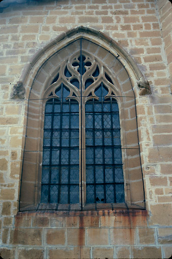 Chapelle dite des Princes de Chalon : baie vue de l'extérieur