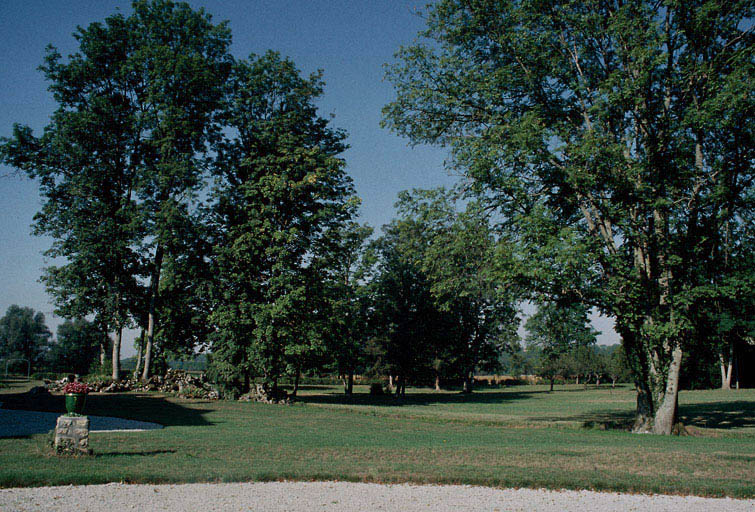 Parc vu depuis le corps de logis.