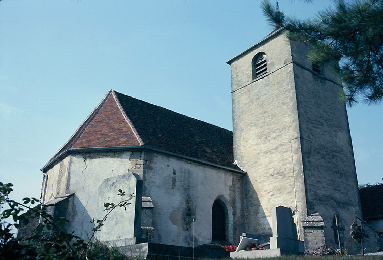 Chevet et élévation latérale gauche avec la tour du clocher.