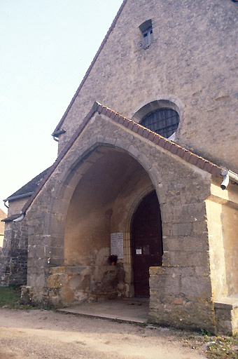 Façade antérieur avec porche.