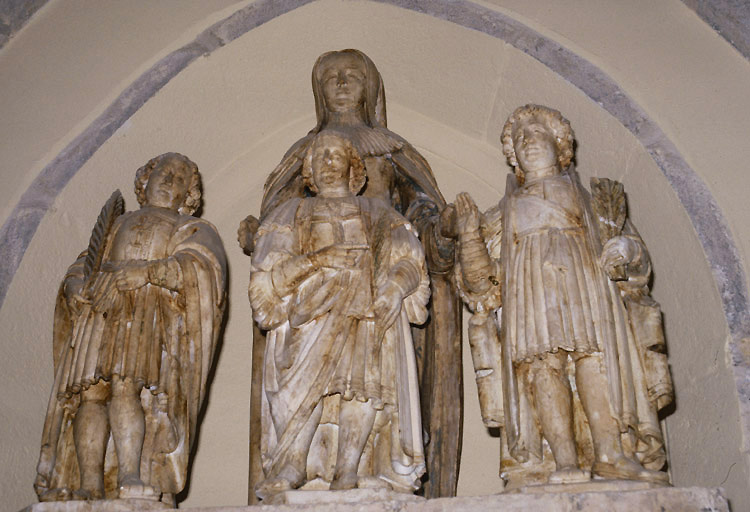 Choeur, groupe sculpté des saints trijumeaux.