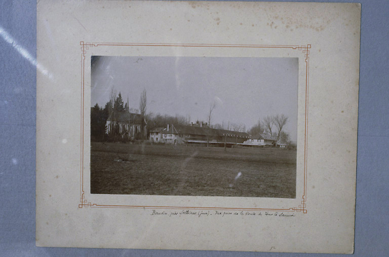 Vue ancienne depuis le sud-est.