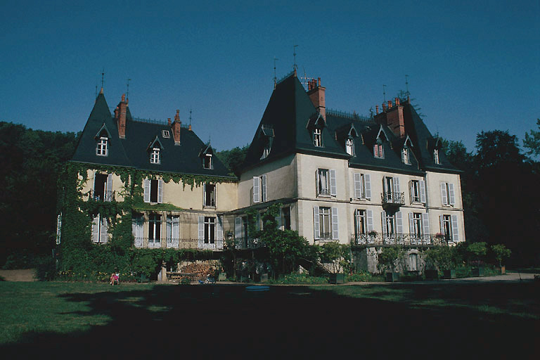 Demeure patronale dite château : façades est sur le parc.