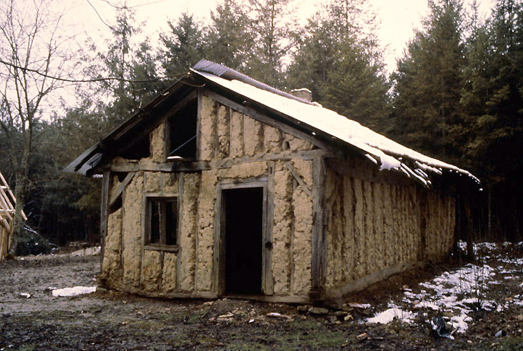 Baraque n°1 : façades antérieures et latérale droite.