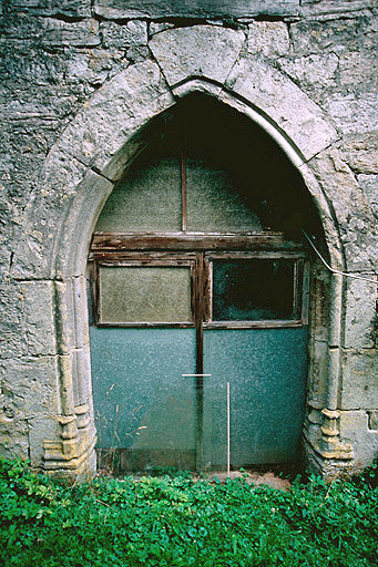 Façade antérieure : porte.