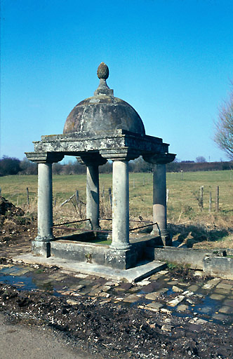 Edicule de puisage vu du sud-est