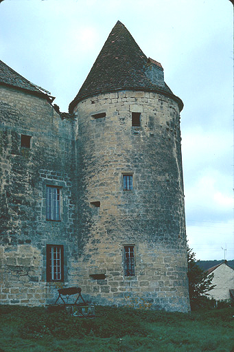 Logis et tour au nord