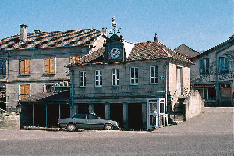 Mairie-lavoir et fontaine Napoléon