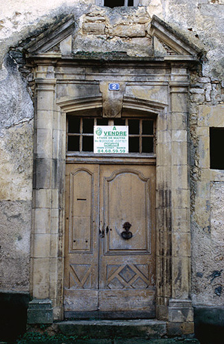 Porte à l'est