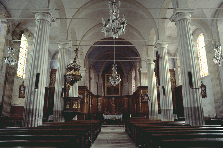 Vue intérieure vers le choeur