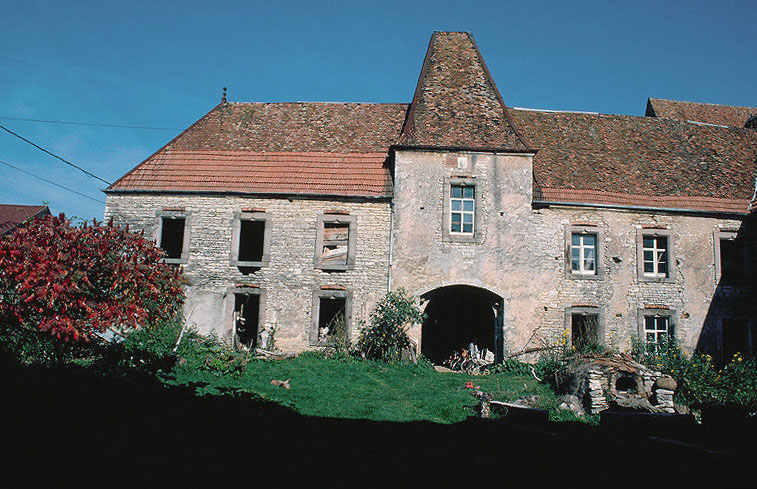 Corps de bâtiment nord, façade sud sur cour