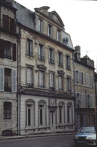 Façade sur la rue Carondelet.