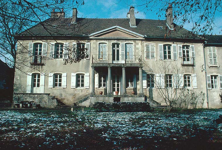 Corps de logis : façade postérieure sur le jardin.