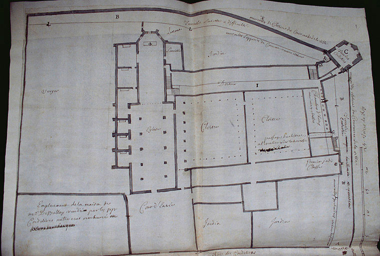 Plan de l'ensemble du couvent avec l'enceinte de la ville.