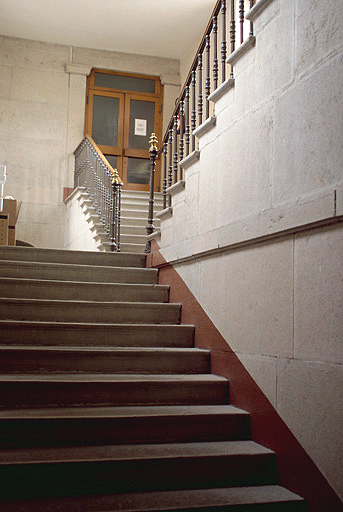 Grand escalier est.