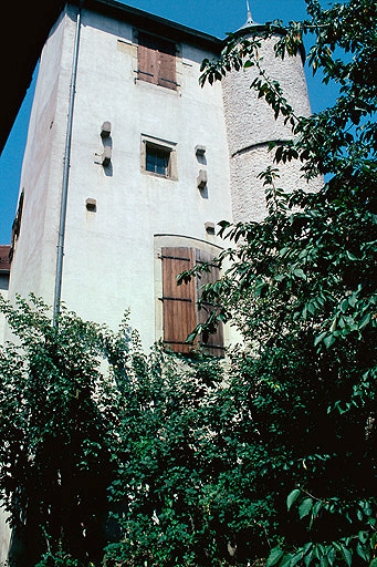 Corps de bâtiment entre les cours : élévation sur la deuxième cour.