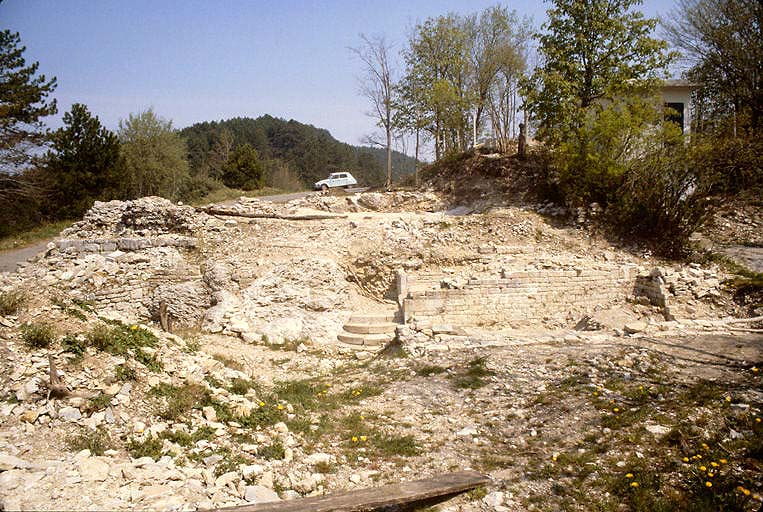 Vestiges vus depuis le sud.