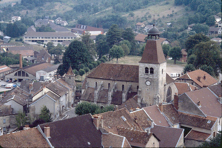 Vue d'ensemble plongeante depuis le sud-est.