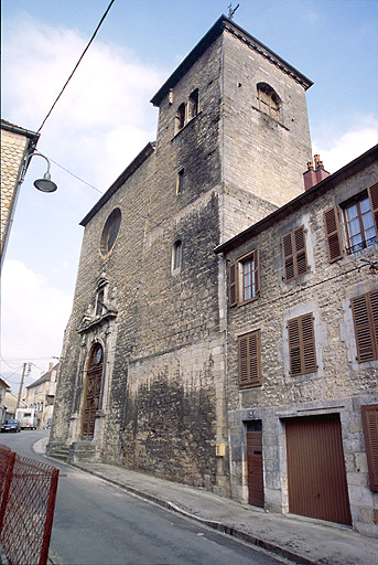 Façade antérieure et tour du clocher.