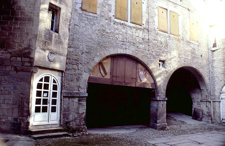 Aile du côté nord de la cour : façade sur cour.