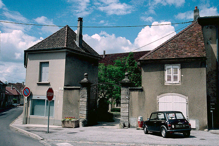 Vue depuis la place.