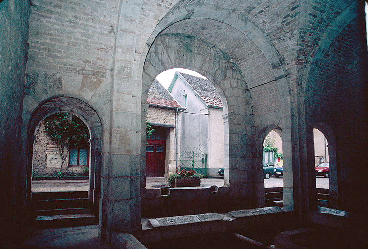 Lavoir : interieur vu vers l'ouest.