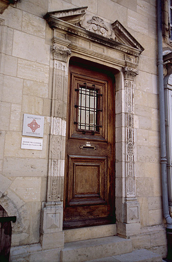 Façade ouest : porte.